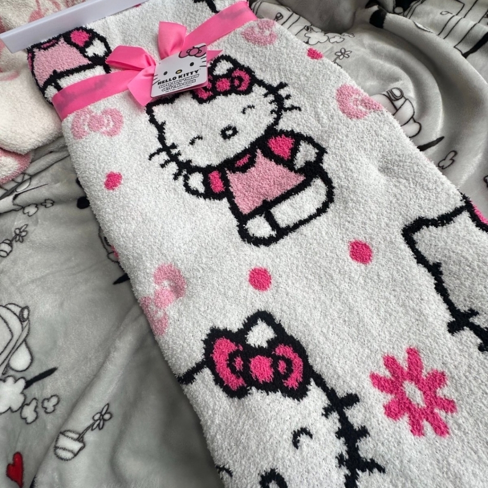Hello Kitty Blanket 🌼